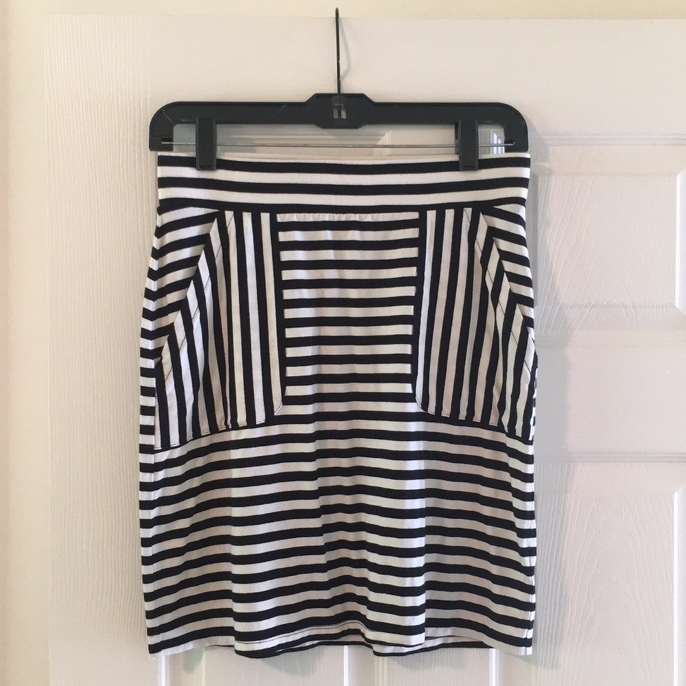 Casual Black & White striped skirt